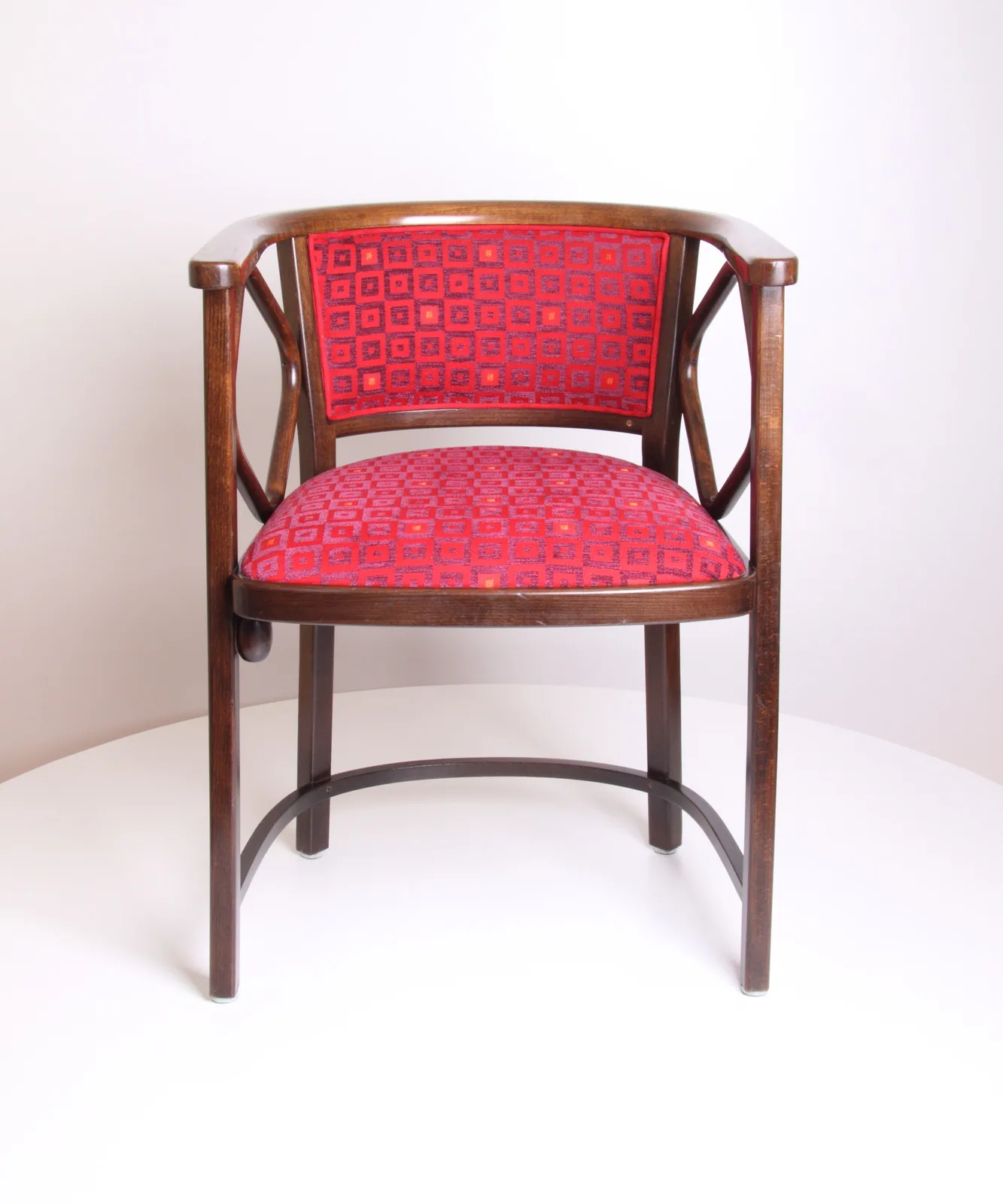Thonet Fledermaus Armstuhl