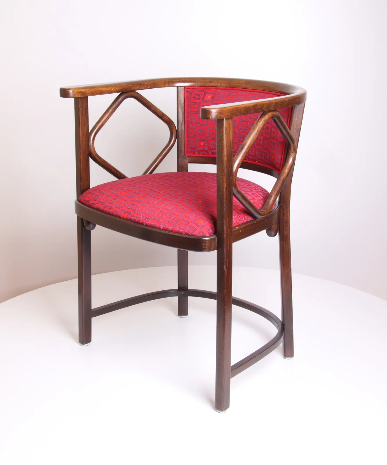 Thonet Fledermaus Armstuhl Ansicht 2