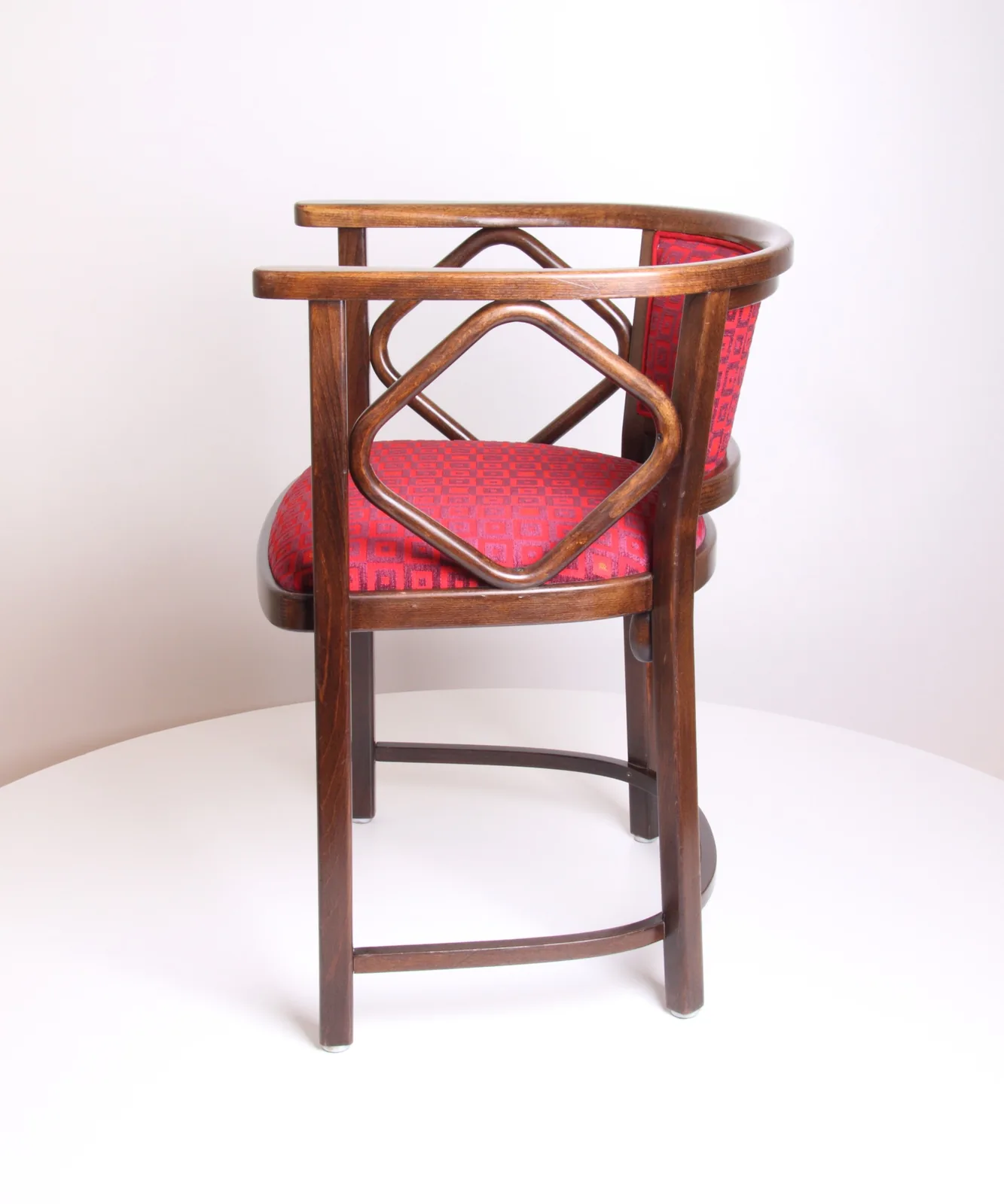 Thonet Fledermaus Armstuhl Ansicht 3