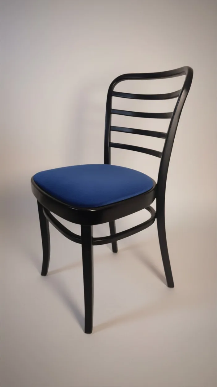 Thonet A 283 Bistrostuhl mit Leiterlehne und blauem Polster Ansicht 2