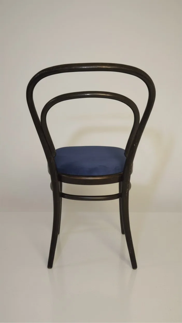 Thonet 215 P Bugholzstuhl mit blauem Polster Ansicht 4
