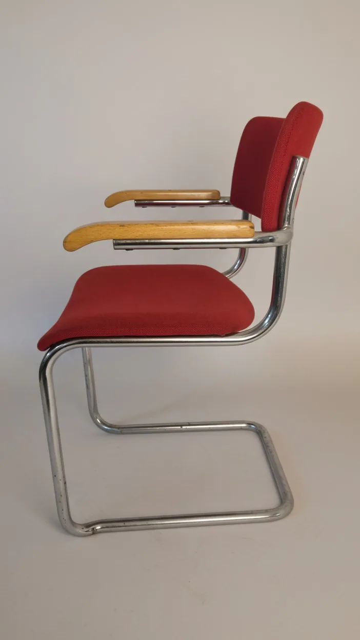 Thonet S 43 F Freischwinger-Armlehnstuhl, rot Ansicht 3
