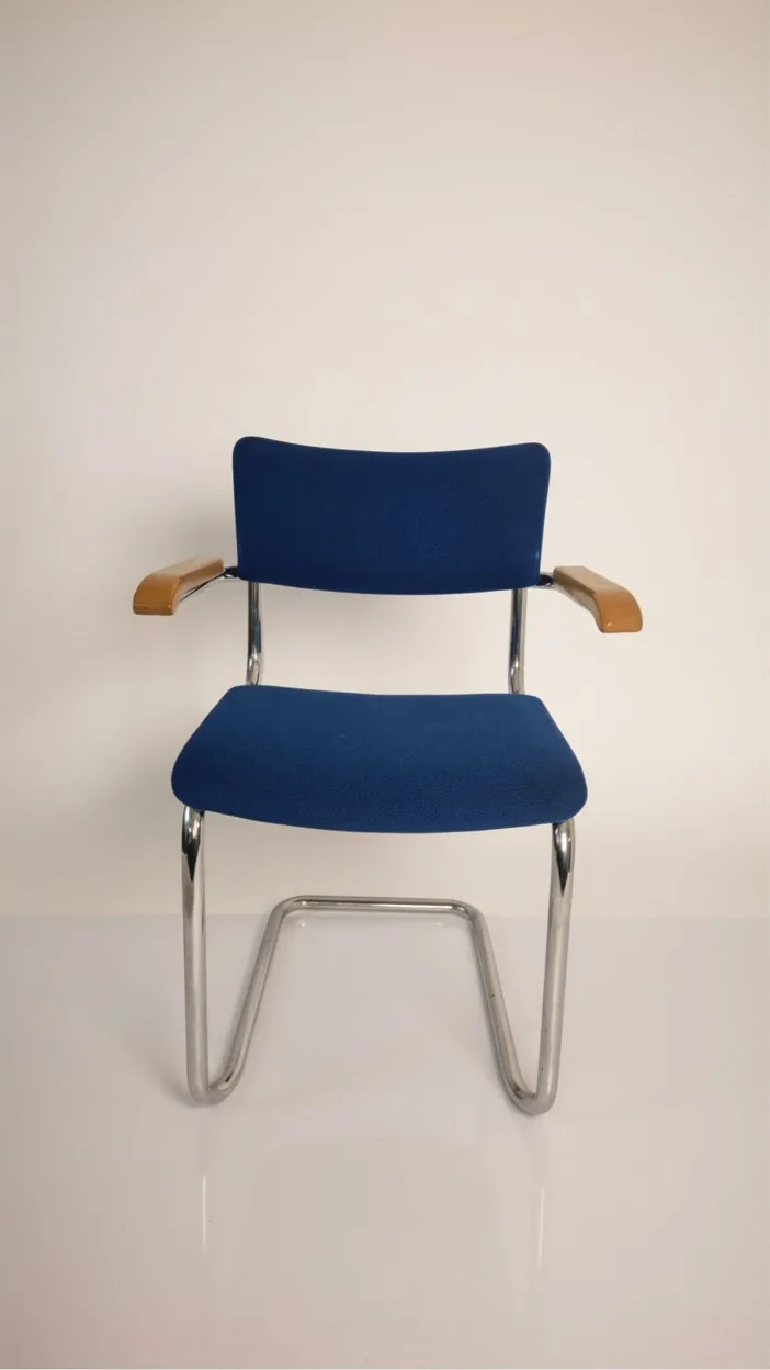 Thonet S 43 F Freischwinger-Armlehnstuhl, blau Ansicht 2