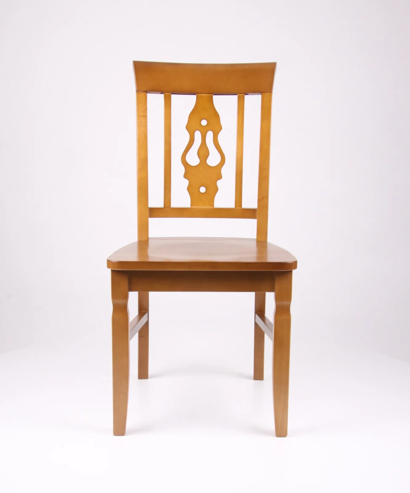 Holzstuhl mit ornamentiertem Mittelstab