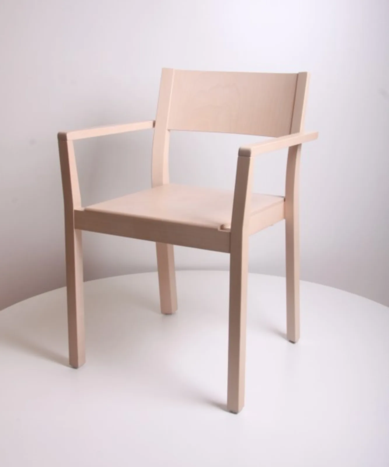 Thonet Holz-Armlehnstuhl, hell Ansicht 1